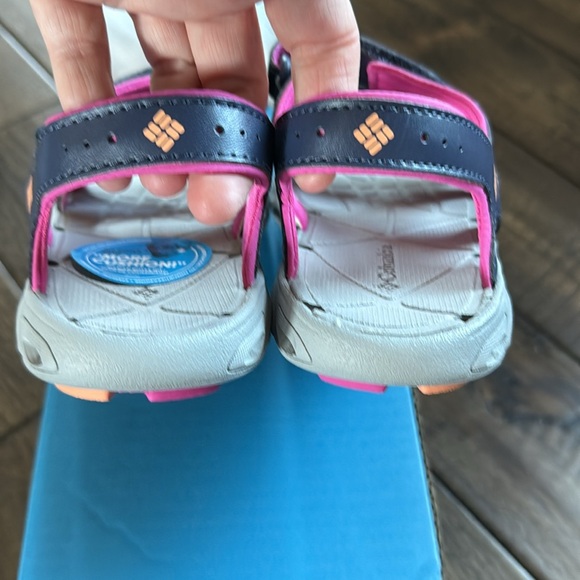 Columbia NWT Girls Youth Size 2 Techsun Vent Sandals - Picture 6 of 8